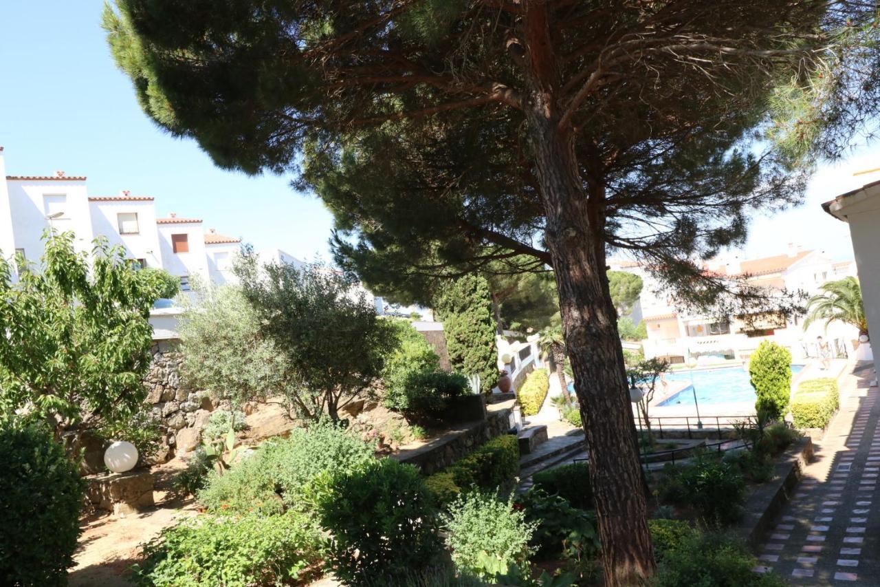 Jardins III B 2 - Piso Con Vista Al Mar Y Piscina Apartment Росес Екстериор снимка